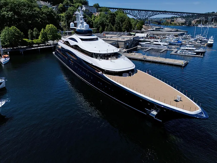 Mark Zuckerberg’s Yacht Criticized for Not Helping Stranded Skiff 5 387 foot yacht