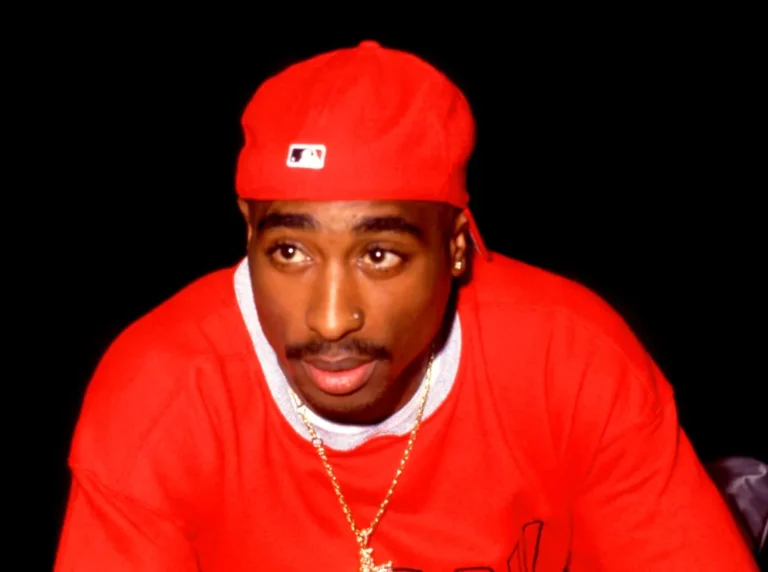 American rapper, songwriter, and actor (1971 1996) Tupac Shakur poses for a portrait during the 1994 Source Awards