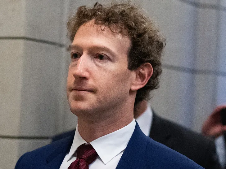 Mark Zuckerberg’s Yacht Criticized for Not Helping Stranded Skiff Mark Zuckerberg
