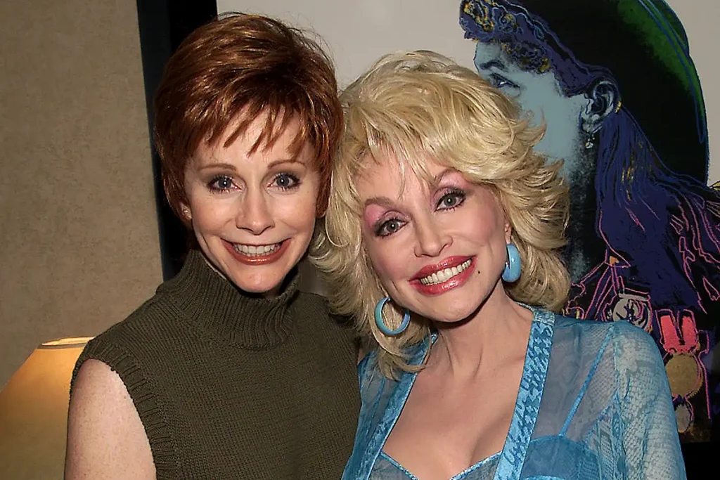 Reba McEntire Mourns Dolly Parton With Emotional Tribute 6 Reba McEntire and Dolly Parton.