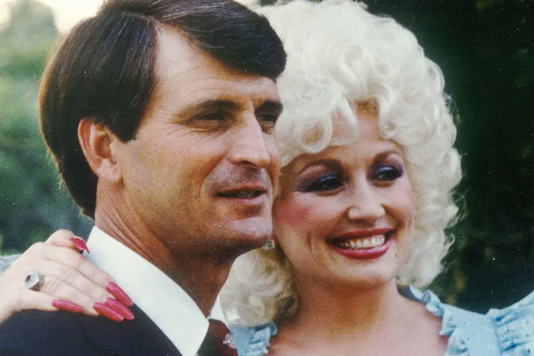 Dolly Parton’s Love Story With Carl Dean Spanned 58 Years 5 dolly parton Carl Dean