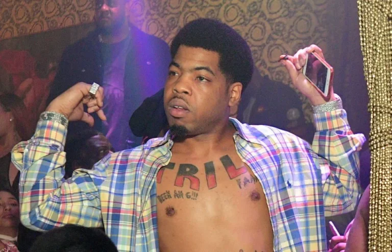 Webbie Collapses Onstage During Boosie Badazz Show Rapper Webbie attends Lil Boosie Birthday Celebration at Medusa Lounge on November 12, 2017 in Atlanta, Georgia