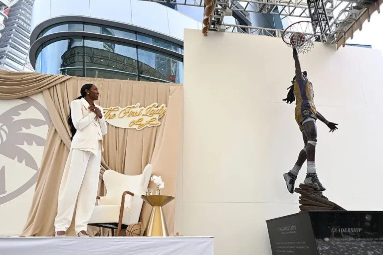 Lisa Leslie Makes History With Crypto.com Arena Statue The Lisa Leslie statue is unveiled before the game between the Portland Fire and the Los Angeles Sparks on September 20, 2026 at Crypto.com Arena in Los Angeles, California.