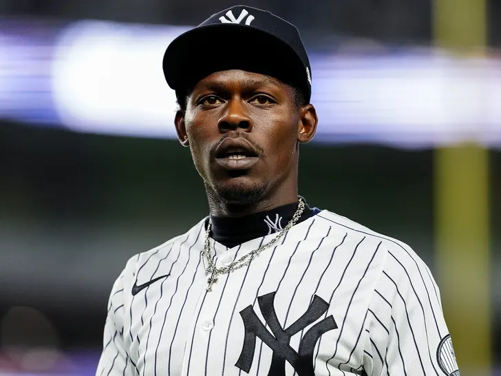 Jazz Chisholm Stands by Error as Yankees Fall Into 2-0 Hole Jazz Chisolm
