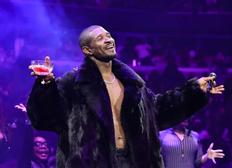 Usher performs at the United Center on October 28, 2024 in Chicago, Illinois.